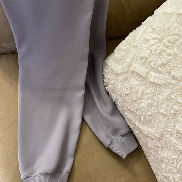 Lululemon On the Fly Jogger 28" *Woven in Dark Chrome - Picture 10 of 10